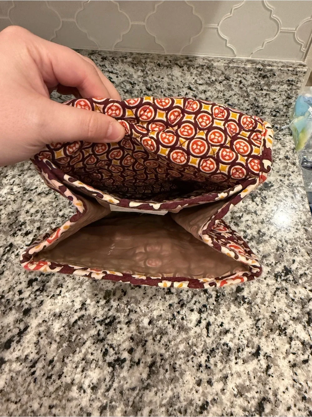 Quilted Floral Pattern Burgundy Lunch Bag